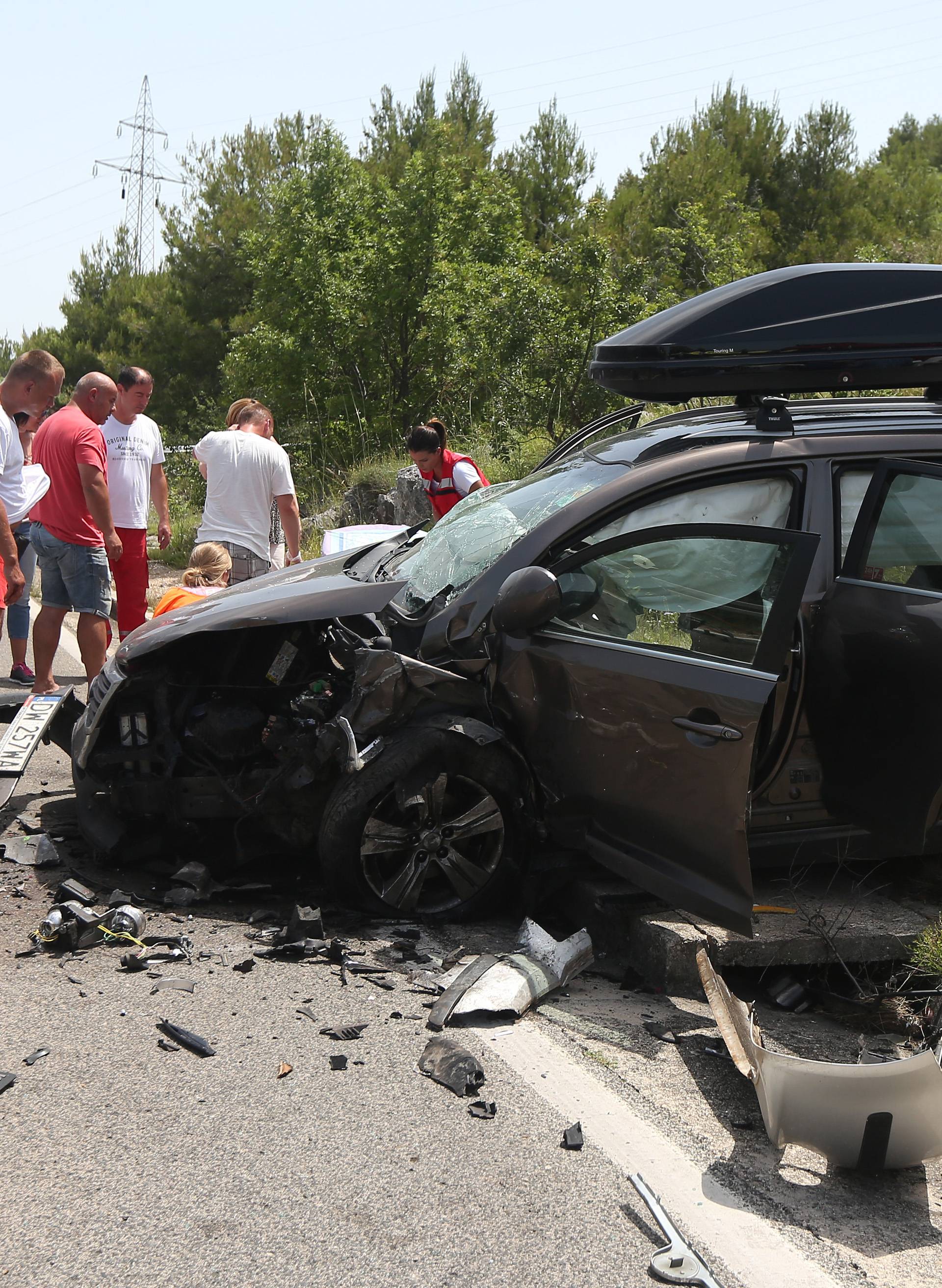 U sudaru dva automobila kod Šibenika sedmero ozlijeđenih