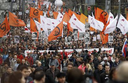U Moskvi 7000 prosvjednika skandiralo: Putine lopove!