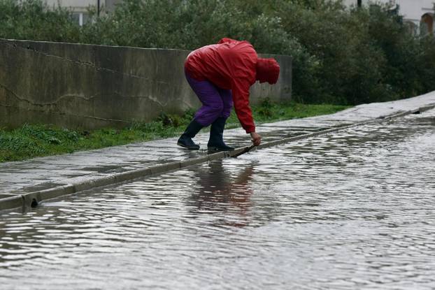 Jako nevrijeme i  kiša pogodili područje Vodica