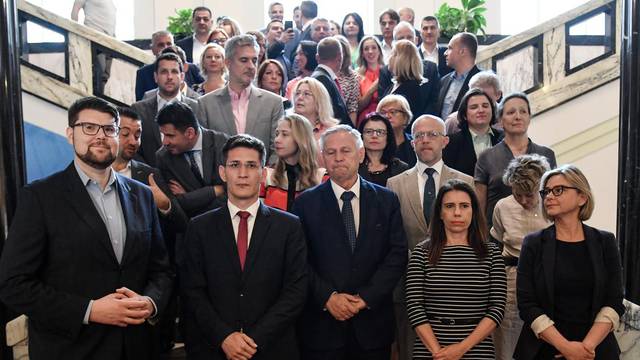 Zagreb: Oporbeni zastupnici dali su izjavu nakon glasovanja u Saboru