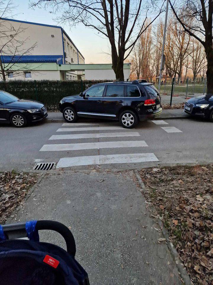 Što reći... koju posluku porati? Pogledajte bisera iz Zagreba i kako je parkirao svoj BMW...