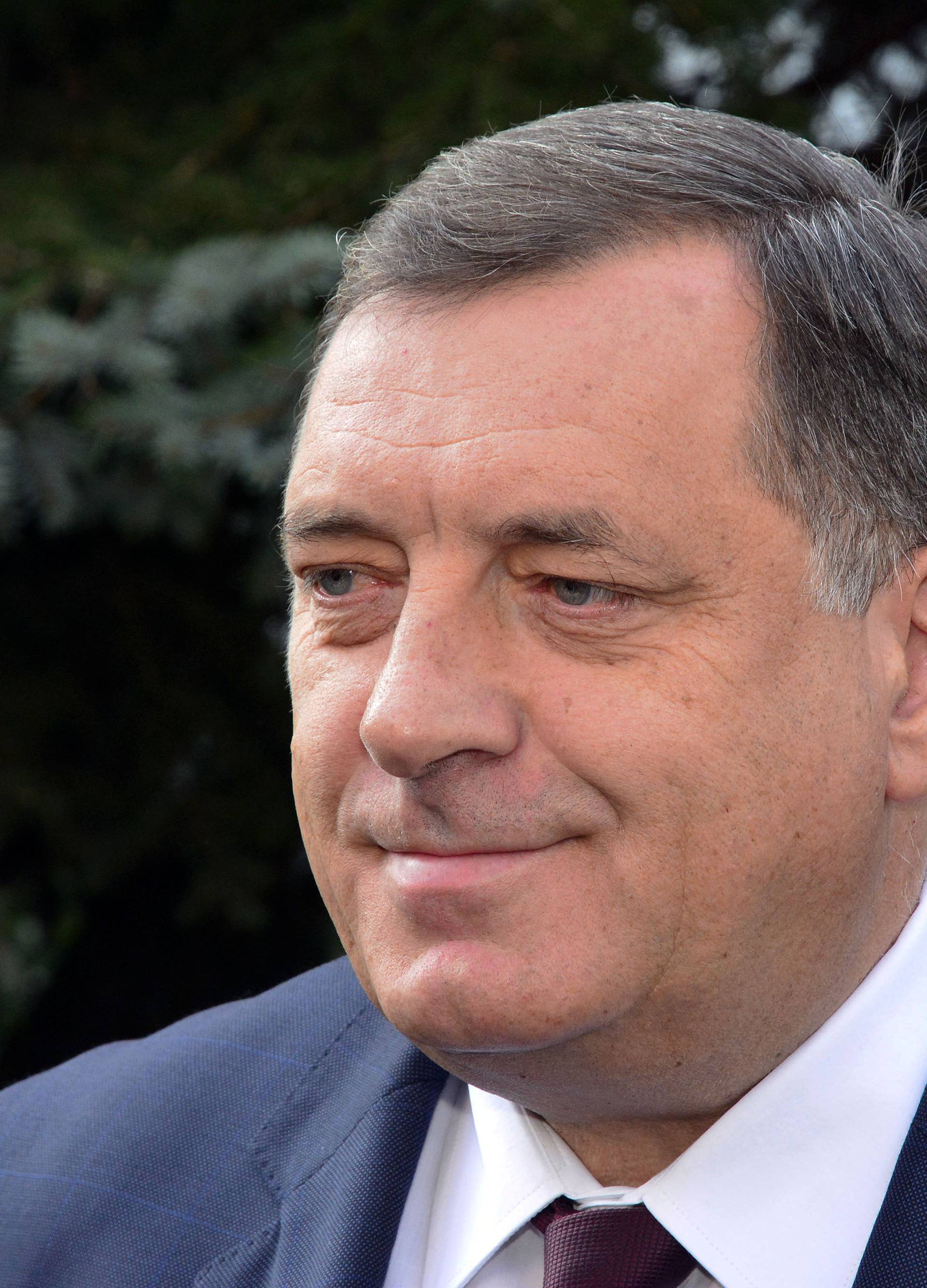 Dodik kaže da je u Hrvatskoj platio kaznu zbog brze vožnje