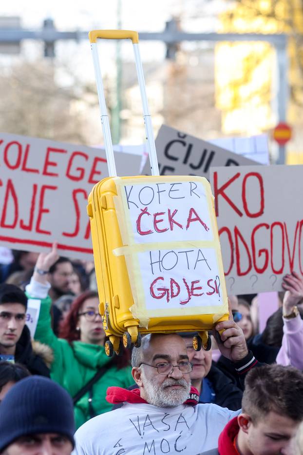 Prosvjedi u Sarajevu se nastavljaju, traži se pravda za poginulog mladića i ozlijeđene u tramvajskoj nesreći