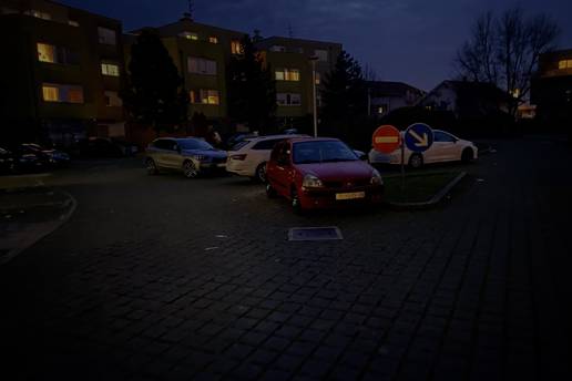 Tomaševiću, upali nam svjetlo! Stanari su ogorčeni: Plaćamo  za rasvjetu, a sad živimo u mraku!