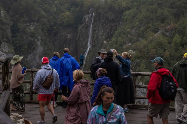 Kišno jesenski ugođaj na Plitvičkim Jezerima
