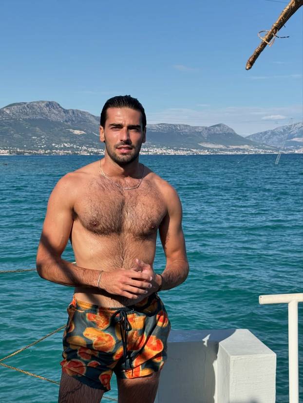 FOTO Uživajte, djevojke! Šime Elez skinuo se u kupaći