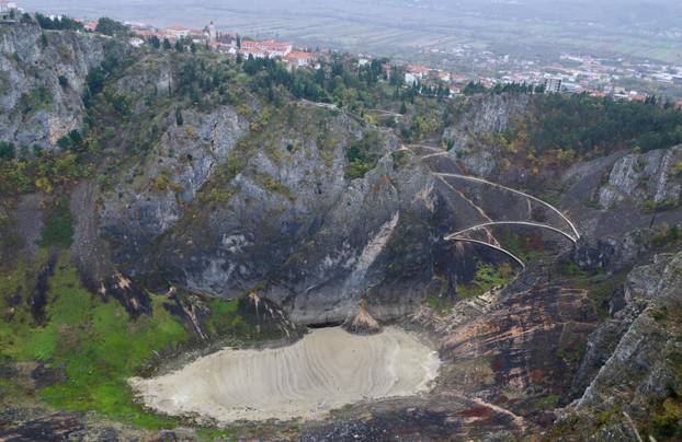Imotski: Presušilo je  Modro jezero