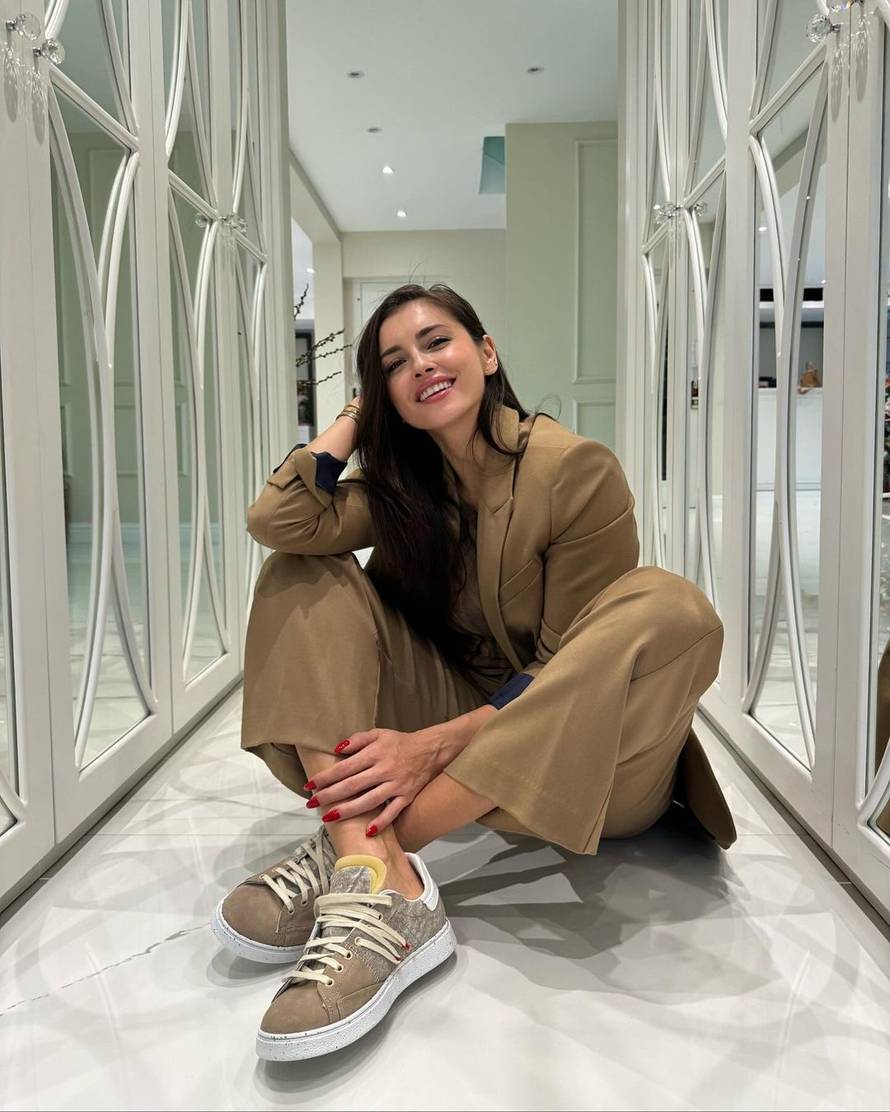 Tko je supruga Edina Džeke? Lijepa Amra ima petero djece, zbog ljubavi odselila u Italiju