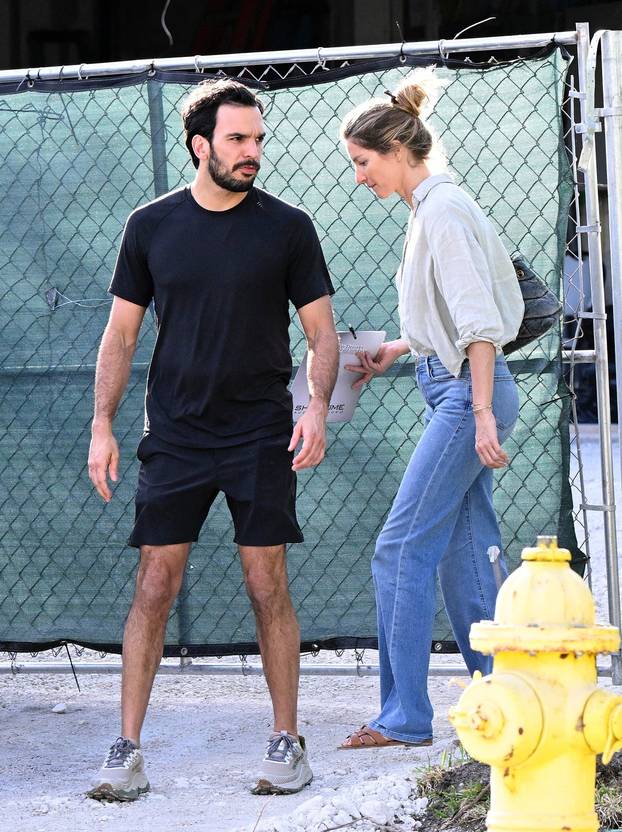 PREMIUM EXCLUSIVE: *NO WEB UNTIL 4PM EDT 31ST MAR* Gisele Bündchen and new love Joaquim Valente are seen together for the first time since the supermodel confirmed she is in a relationship with her hunky jiu-jitsu instructor