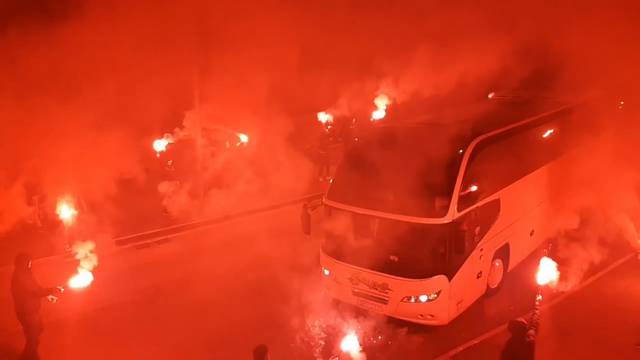 Kakav doček! Funcuti su zapalili Šibenik nakon rušenja Hajduka