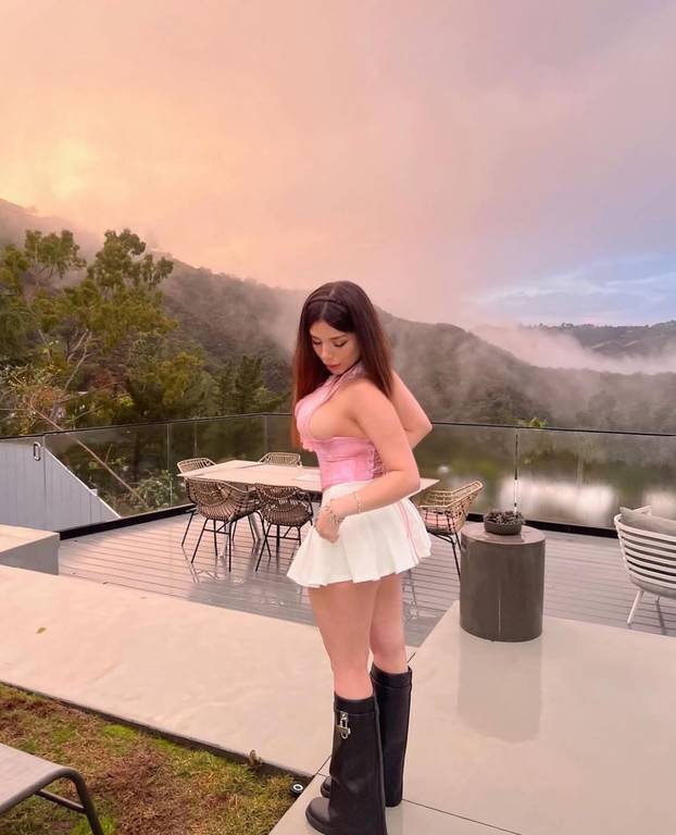 FOTO Nakon traume odlučila je pokazati svoju seksi stranu: 'Sad ja diktiram pravila!'
