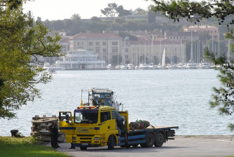 Iz pulske luke izvađena podmornička mina