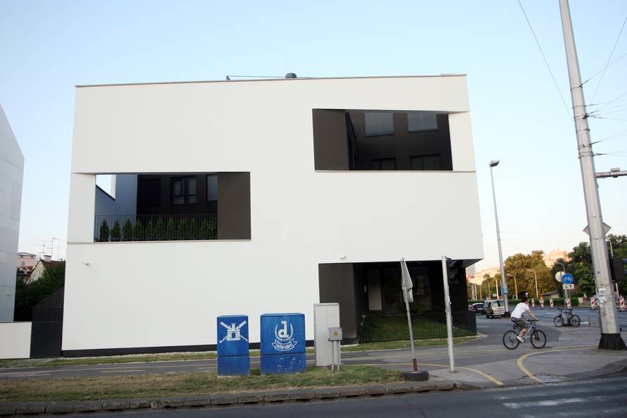 Internat Opusa Dei: Luksuz u kojem nema djevojaka i tuluma