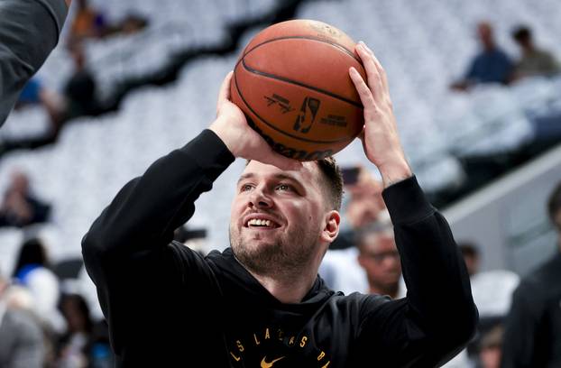 NBA: Los Angeles Lakers at Dallas Mavericks