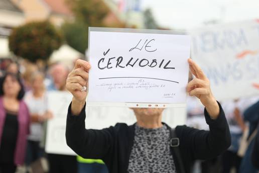 U Na&scaron;icama prosvjed protiv otpada iz Gospi&cacute;a: 'Izdajice, prodali ste du&scaron;e vragu...'