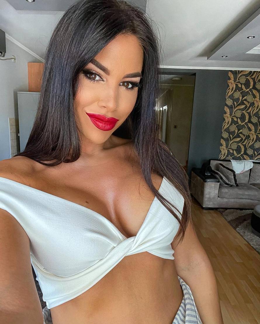 Bivša djevojka Borne Ćorića je imala prometnu nesreću...