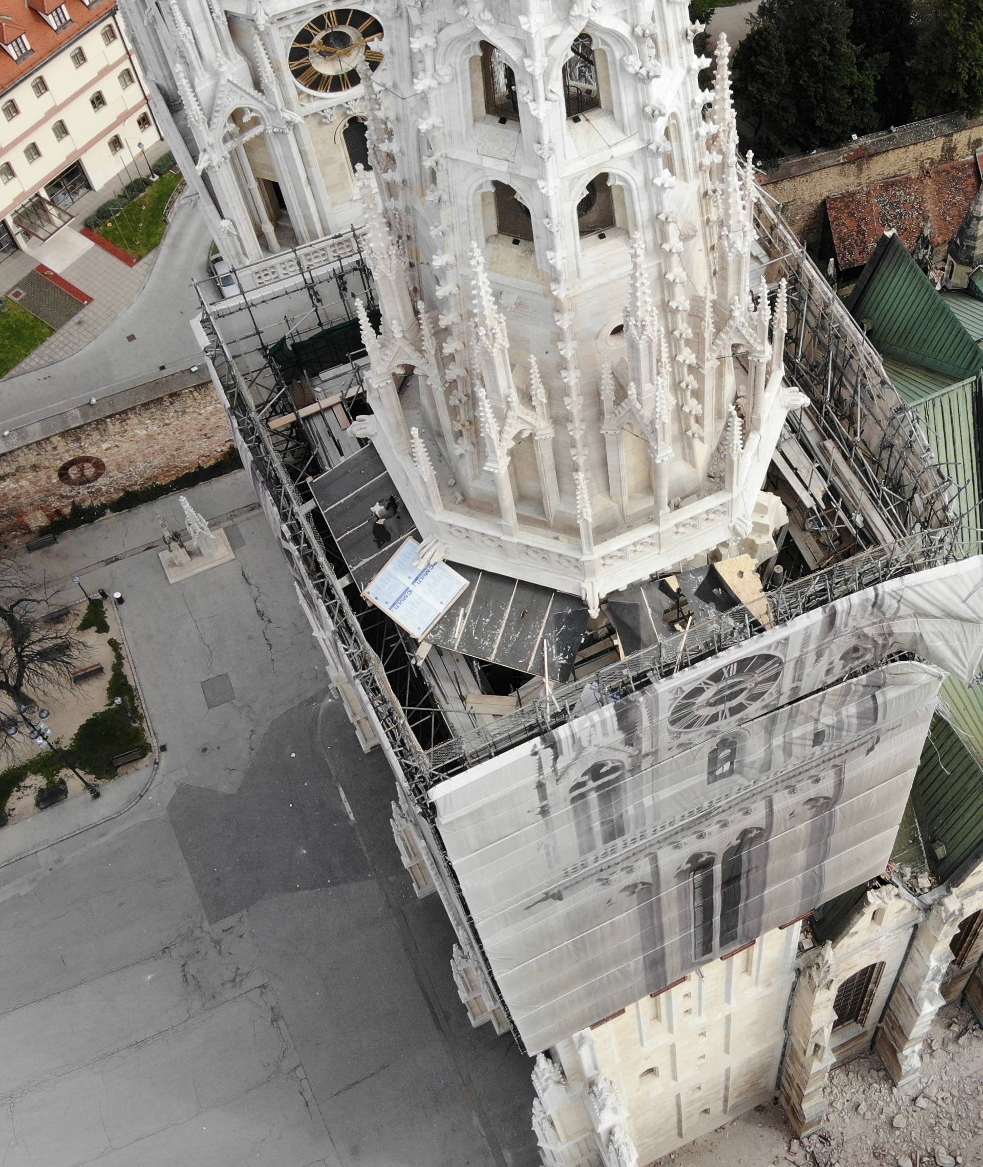 Miču sjeverni toranj katedrale zbog opasnosti od urušavanja!