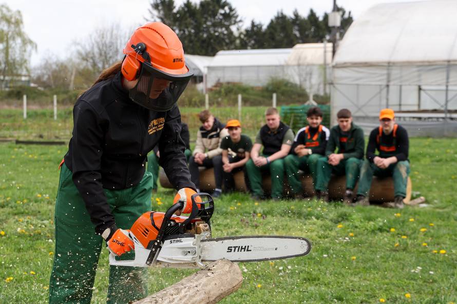Virovitica: Matea Rodić, jedina djevojka u razredu šumarskih tehničara