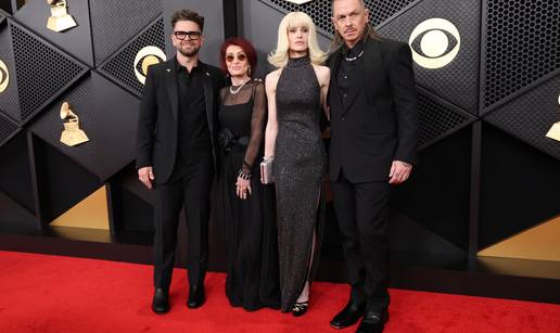 Kelly Osbourne na crvenom tepihu otkrila kako se nosi s gubitkom oca: Nisam najbolje