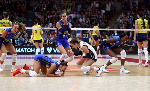 Women's World Championships - Semi Final - Italy v Brazil