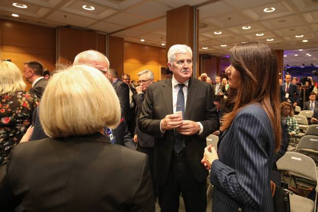 Dubrovnik: U sklopu Inicijative triju mora potpisan sporazum u području energetike, prometa, tehnologije, financija i porezne politike