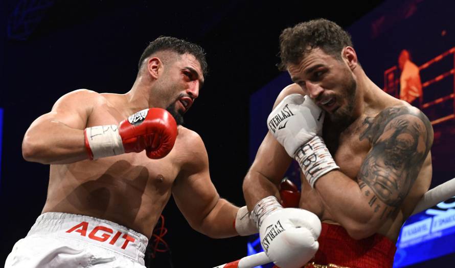 Boxing - Professionals - European Heavyweight Championship