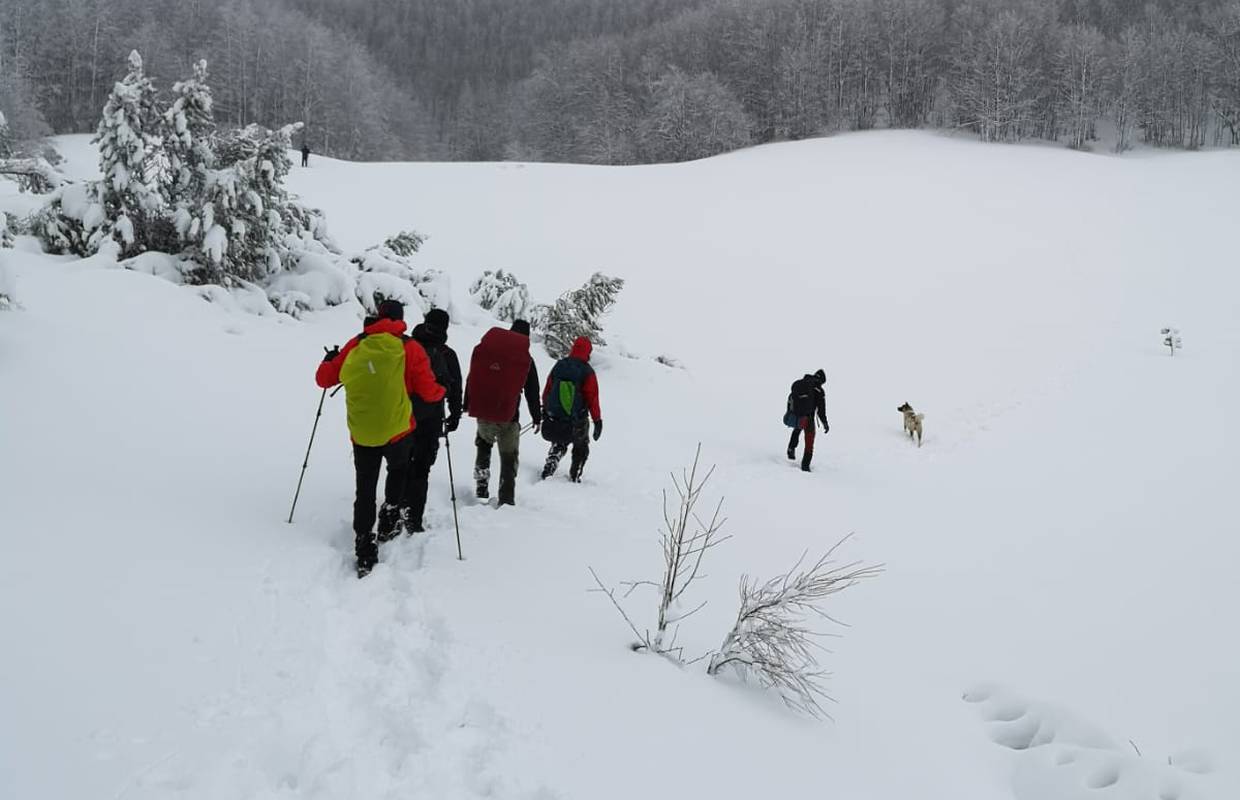 Planinari se izgubili u snježnoj mećavi, spašavao ih je HGSS