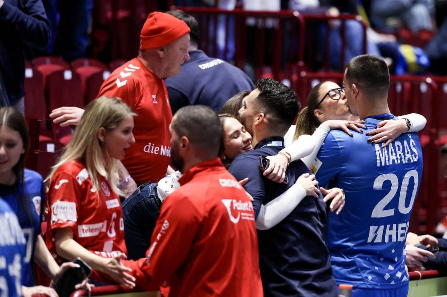 Malmo: Hrvatski rukometaši ipak najviše vole proslavu ulaska u polufinale uz poljupce svojih partnerica i zagrljaje obitelji