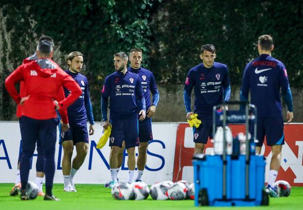 Zagreb: Nogometna reprezentacija odradila trening na terenu Hitrec Kacijan