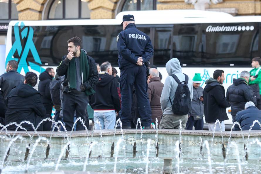 Navijači Omonoije u centru Rijeke uoči utakmice