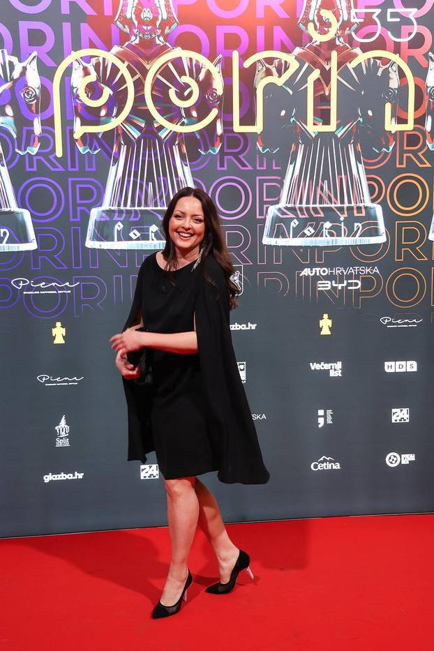 Split: Dolazak uzvanika na svečanu dodjelu 33. glazbene nagrade Porin