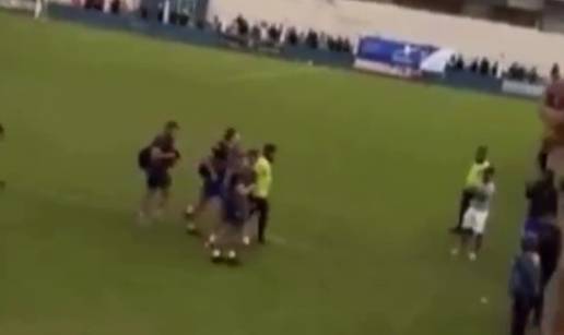 VIDEO Cirkus u Brazilu: Policajci usred utakmice uhitili suca!