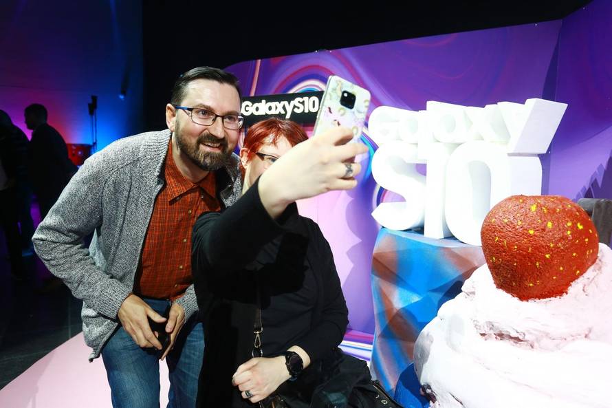 Zagreb: SveÄano predstavljen novi Samsung S10+ smartphone