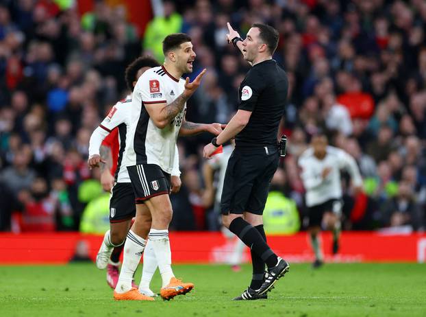 FA Cup - Quarter-Final - Manchester United v Fulham