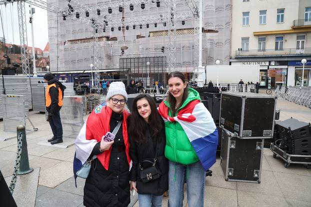 Zagreb: Prvi navijači okupljaju se na glavnom Trgu uoči svečanog dočeka rukometaša 