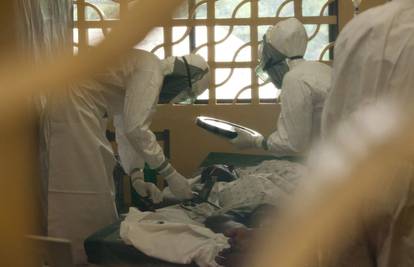 Ebola: Počne kao gripa, završi krvarenjem iz očiju, ušiju, nosa