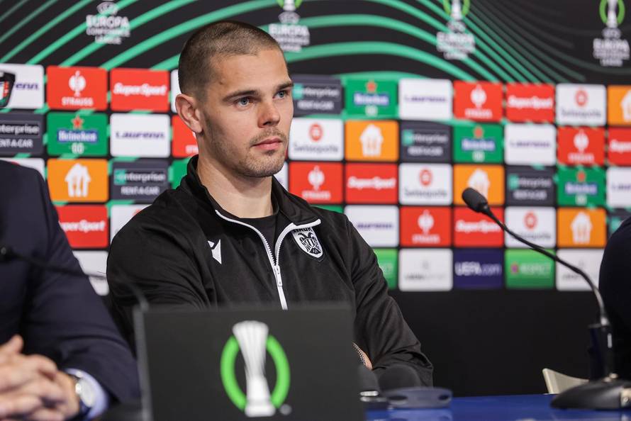 Zagreb: Konferencija za medije trenera PAOK-a Razvana Lucescua i Dominika Kotarskog