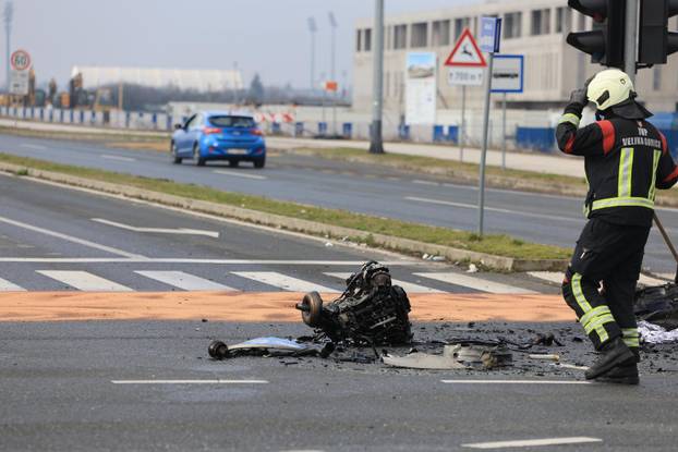 Velika Gorica: Automobilom sletio s ceste pa udario u stup