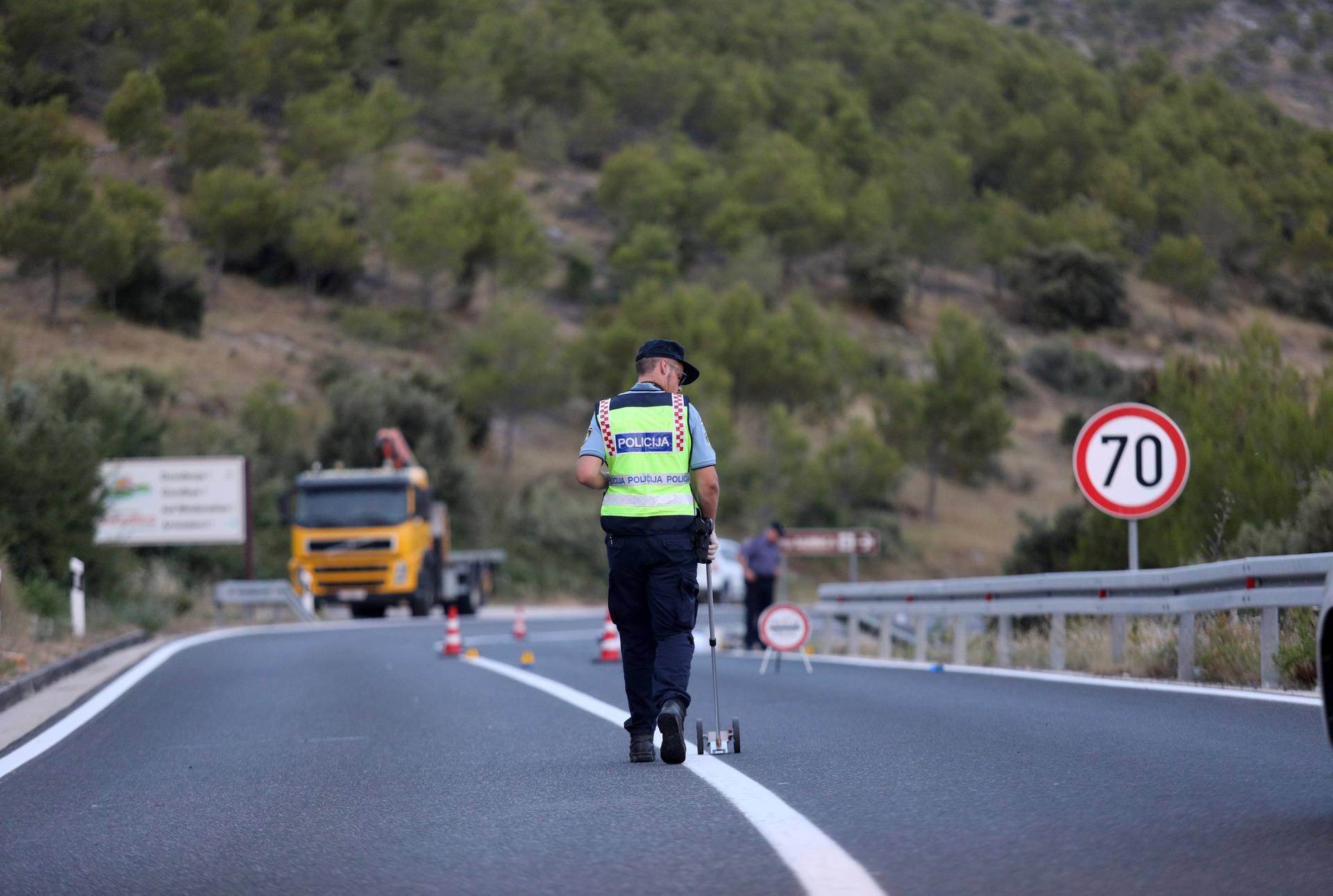 Jedna osoba poginula u slijetanju vozila u Šparadićima, policijski očevid u tijeku