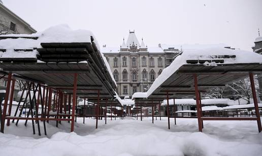 FOTO Snijeg je zatrpao Zagreb