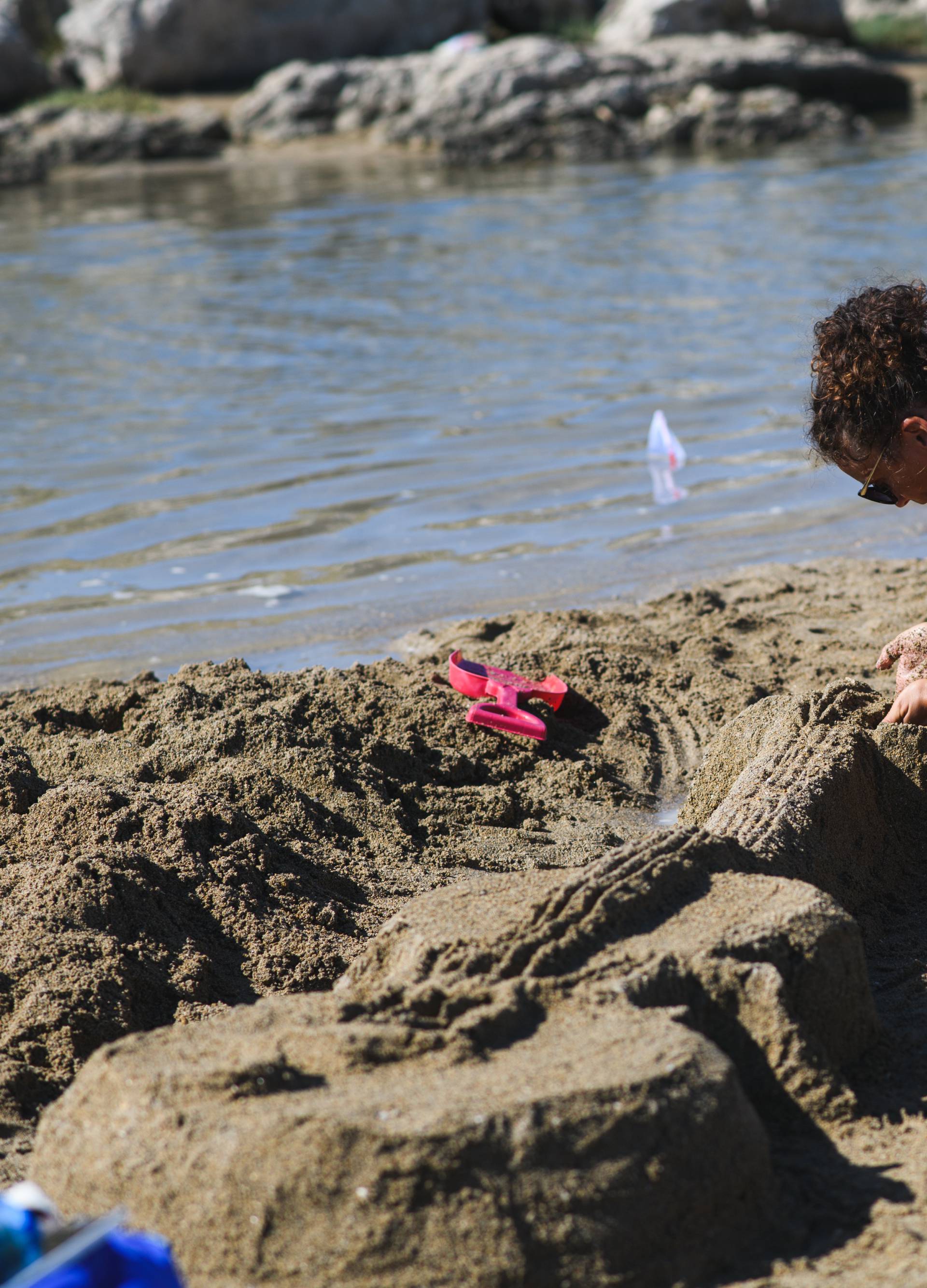 Prekrasne skulpture od pijeska uljepšale poznate plaže u Ninu