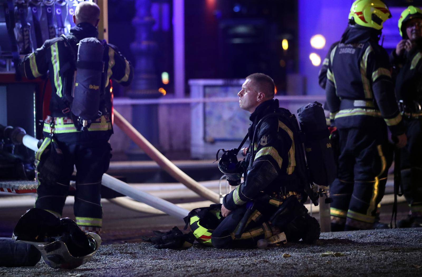 Zagreb: Na krovištu zgrade na Zrinjevcu buknuo požar