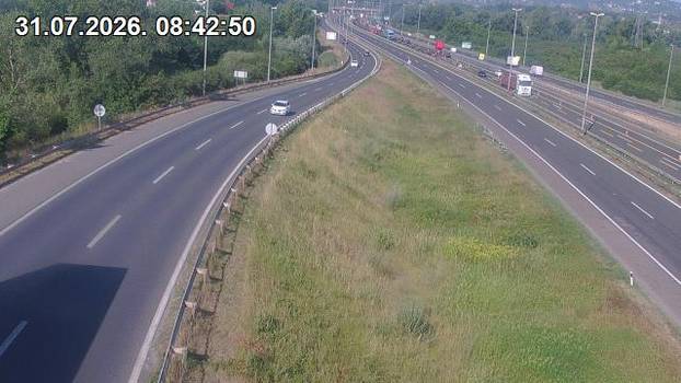 FOTO Zahuktava se udarni vikend. Kod Zagreba kolona 7 km, gužva na ulazu u Hrvatsku