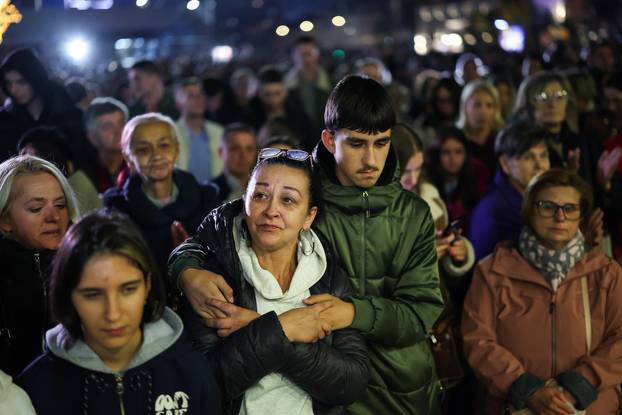 Suze i pjesma u Sarajevu u čast Halidu Bešliću 