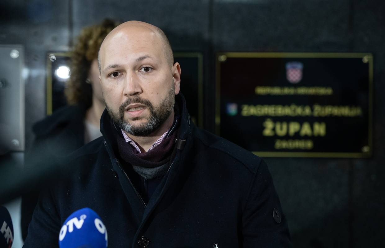 Zmajlović: Kožić ne zna s kim je u koaliciji, sjedište županije je u hotelu, a on iz njega ne želi van