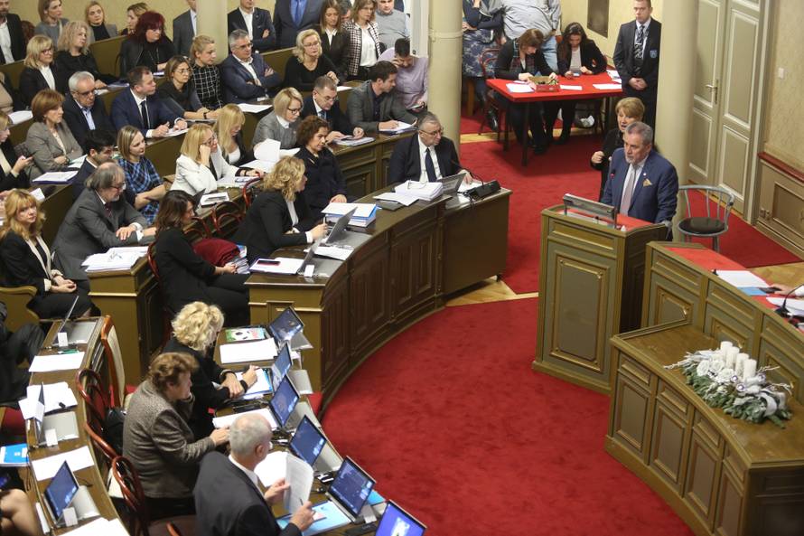 Bandiću je prošao proračun: 'Prodali su se za 1400 kuna'