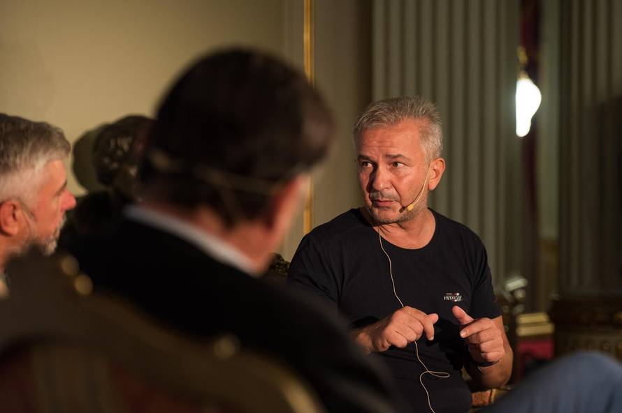 Zagreb: Festival svjetske književnosti, razgovor s Goranom Gavranovićem i Borisom Rašetom