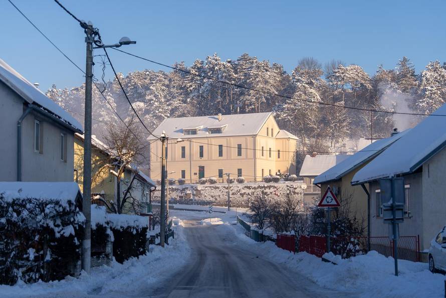 Otočac se probudi na -17 stupnjeva 