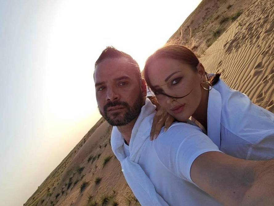 Aleksandra Prijović s obitelji otišla na zasluženi odmor: Pjevačica se pohvalila fotkom...