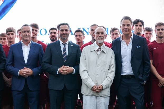 Alexandria: John  Malkovich iznenadio Vatrene u hotelu Aka